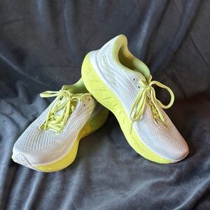 Saucony Women's White and Lime Athletic Shoes